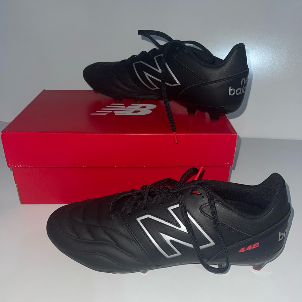 New Balance 442 V2  Team G Black Soccer Cleats New 12.5 M / 14 W